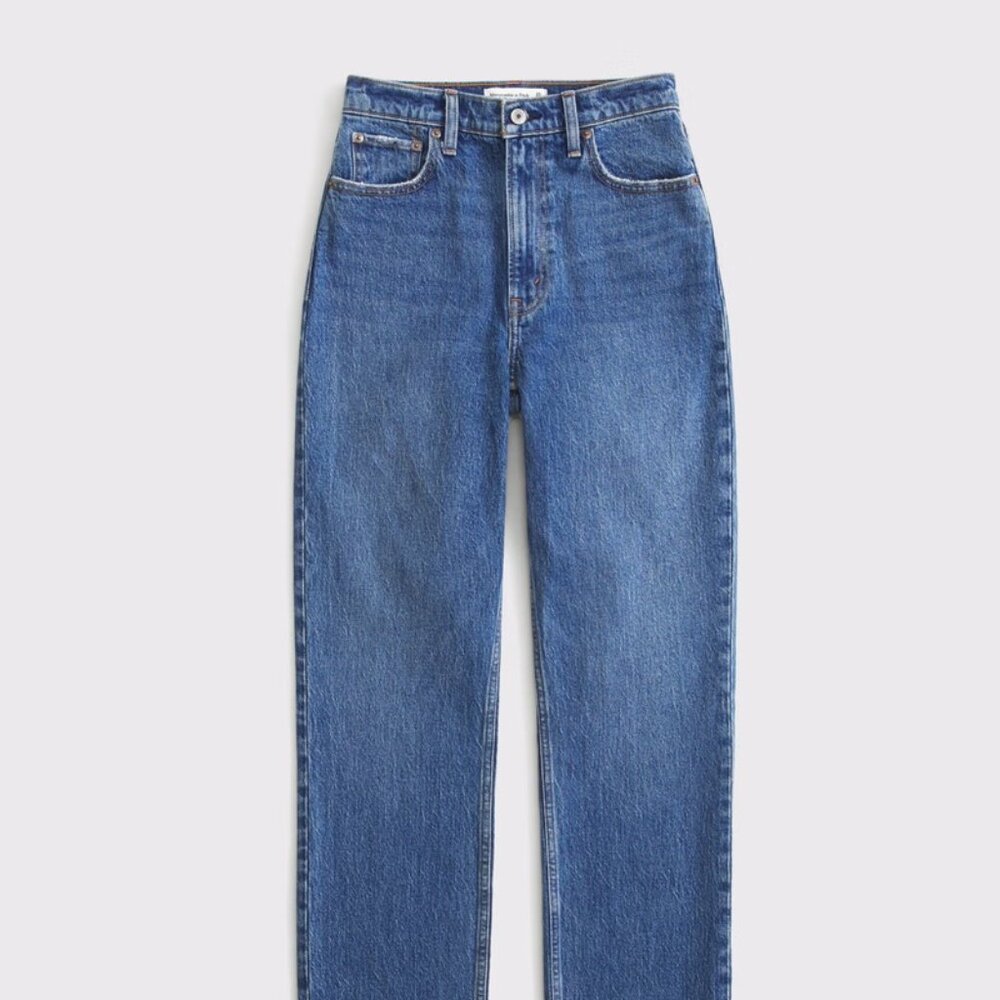 A&F Ultra High Rise 90's Straight Jean - 28/6